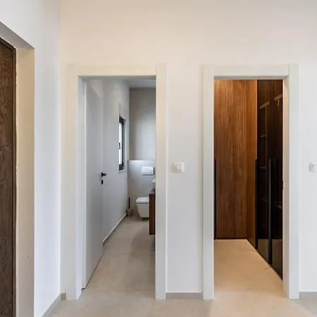 New Horizont With The Heated Pool Near Split Βίλα Kaštela