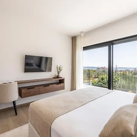 New Horizont With The Heated Pool Near Split Βίλα Kaštela