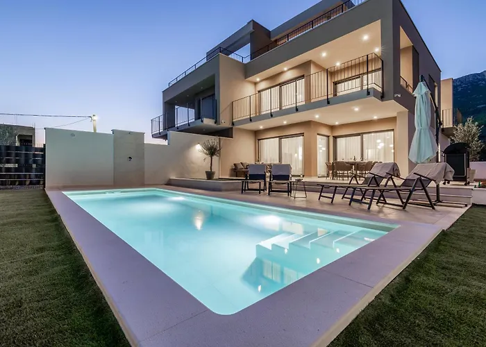 Villa New Horizont With The Heated Pool Near Split Kaštela