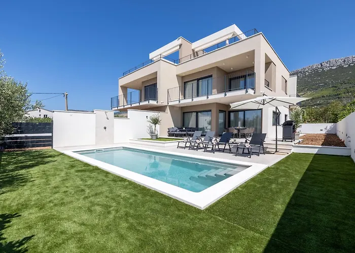 New Horizont With The Heated Pool Near Split *