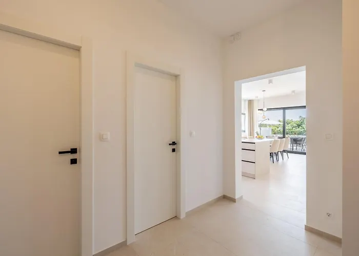 New Horizont With The Heated Pool Near Split Villa Kaštela