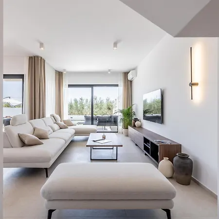 New Horizont With The Heated Pool Near Split Вилла *