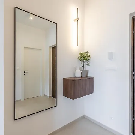 Вилла New Horizont With The Heated Pool Near Split Каштела